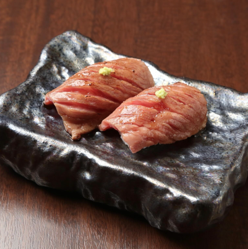 肉寿司 二貫
